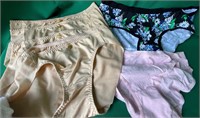 8 new Medium underwear