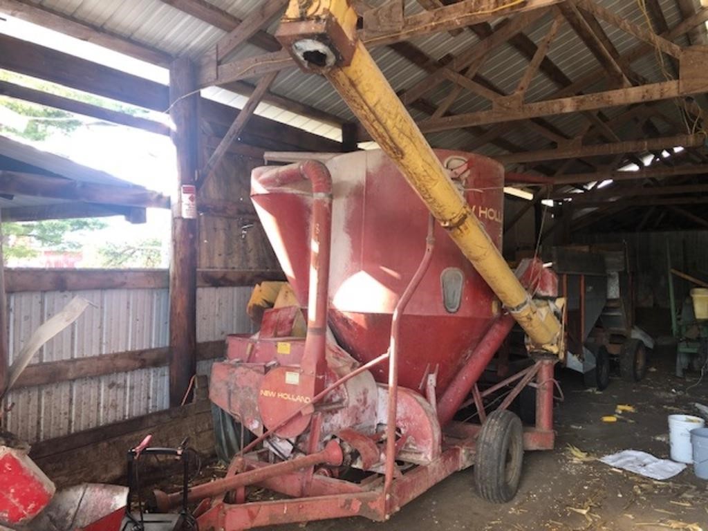 New Holland 352 Feed Mill - Needs Work