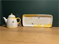 NEW Bee Tea Pot w/ Platter - 6 x 14