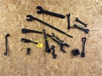 13 Primitive Wrenches