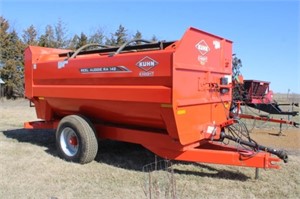 2017 Kuhn RA142T Mixer Wagon #KNAA1038H70C00055