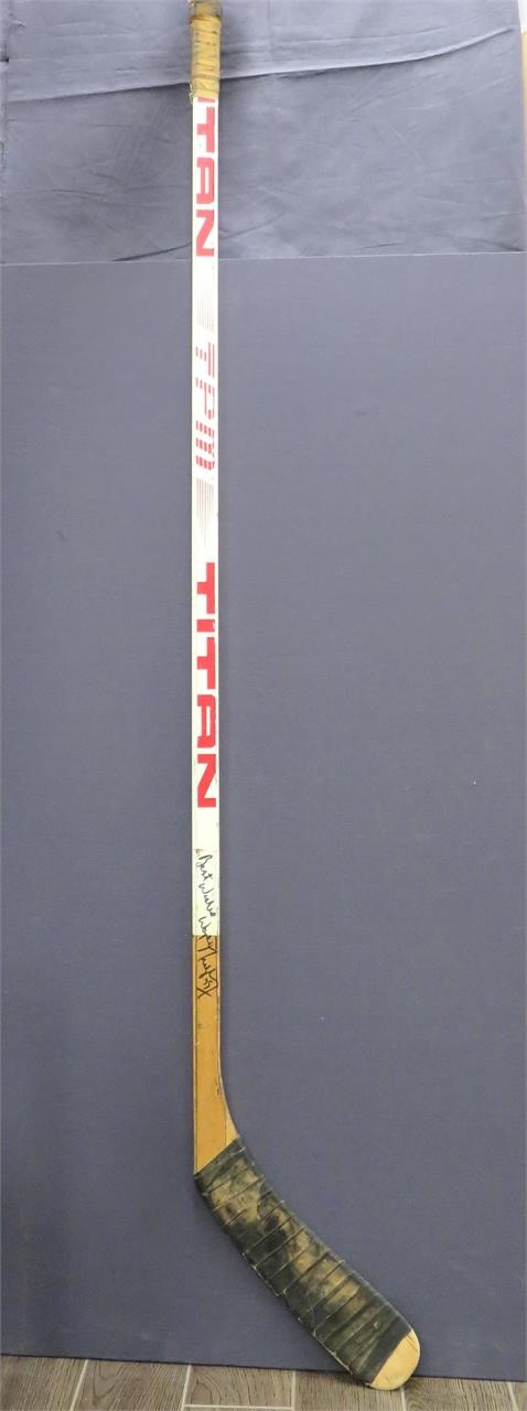 Signed Wayne Gretzky game used Titan hockey stick