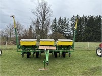 John Deere 7000 6 Row Corn Planter