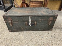 Vintage Trunk w/Tray