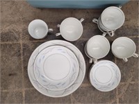 Valmont China Royal Wheat set  (tote not included)