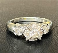 14k white gold & diamonds Ring