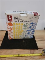 100 Piece Cookie Cutter Set