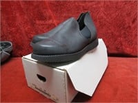 New Eva Tech black slip on shoes size 10
