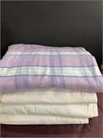 Vintage blankets purple white one bed sheet