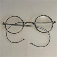 Vintage Spectacles with Metal Arms