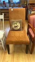 Cushion chair with pillow