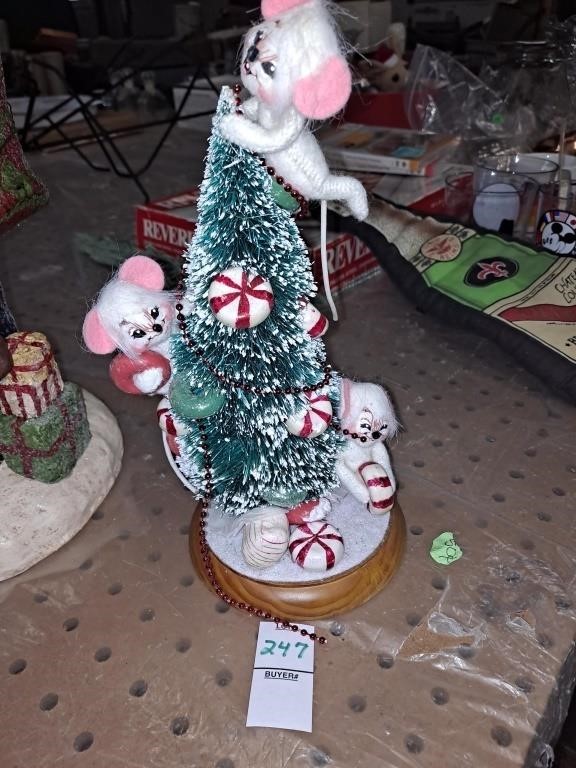 2002 annalee vintage Christmas tree with 3 mice.