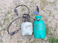 2 Gal and 1 Gal Pump Spray Tanks