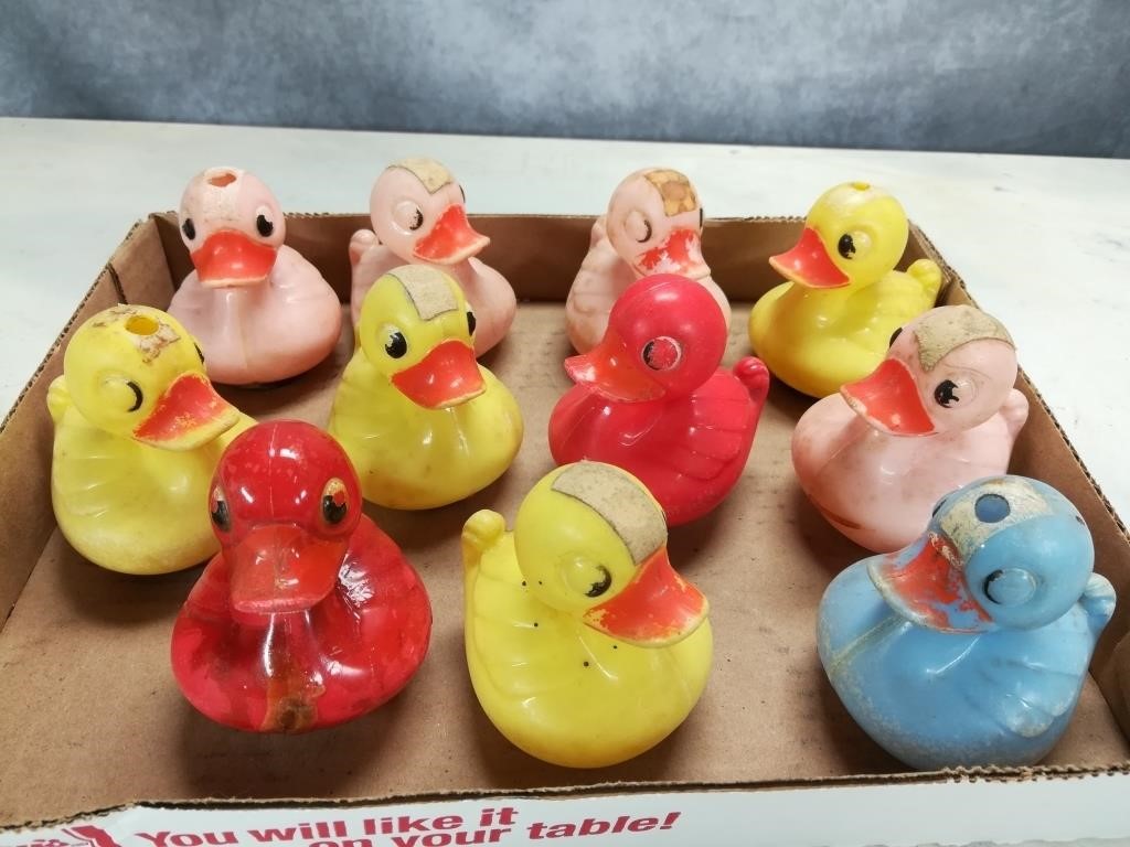 (11) Knickerbocker Plastic Carnival Ducks