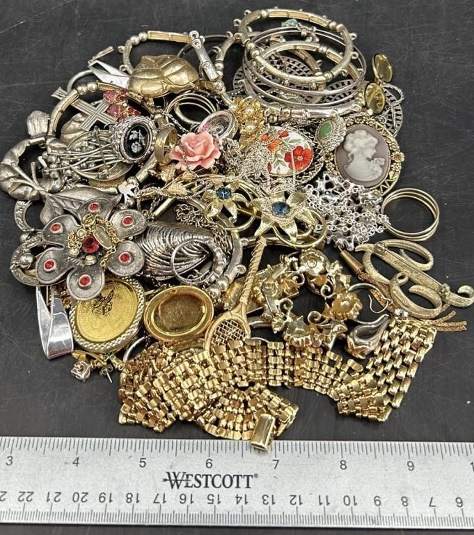 Large Lot Of Vintage Jewelry & Brooches