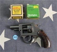 Vintage Starting Gun w/ 2Boxes of Blanks