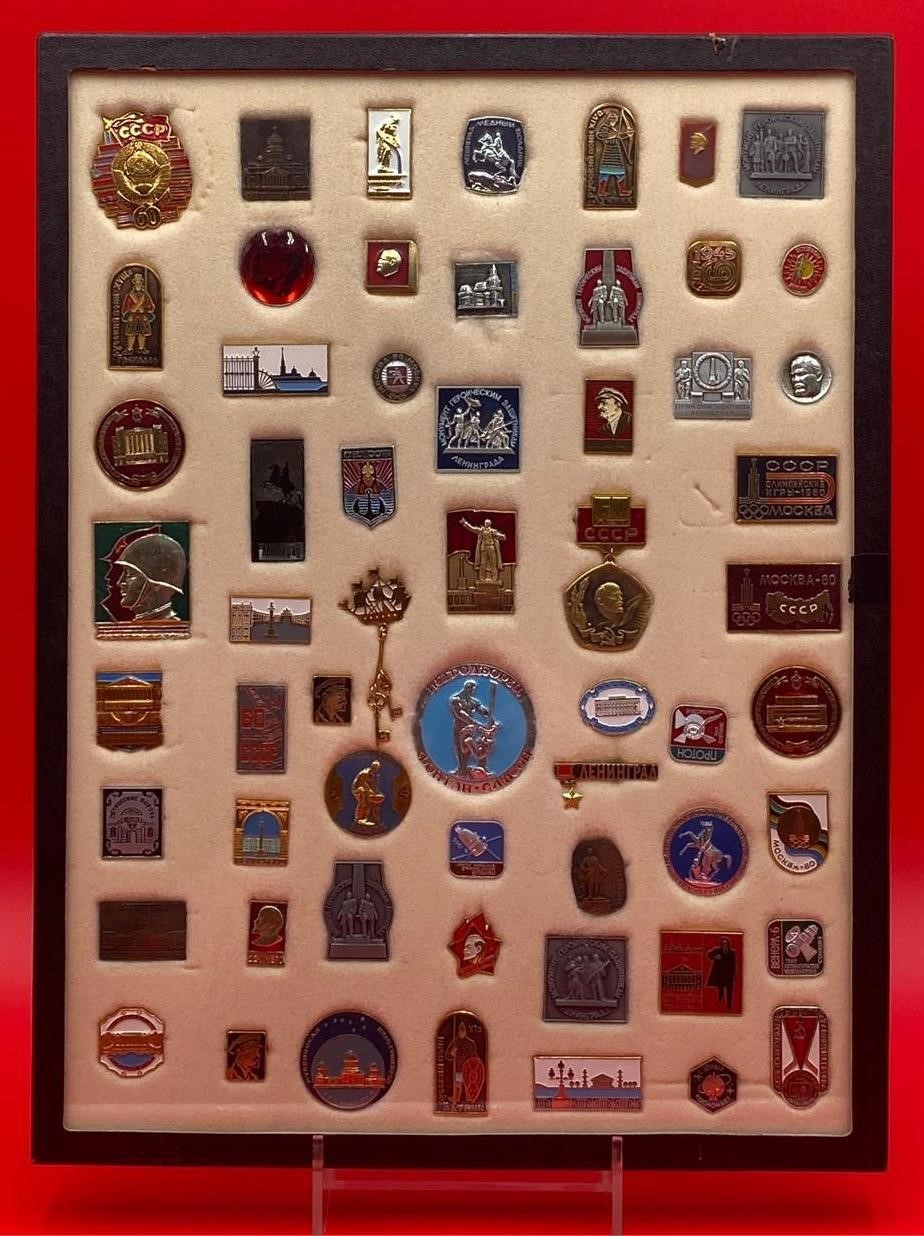 USSR/ CCCP Collectible Pin Display