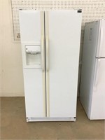 GE Refrigerator Double Upright Doors with Water