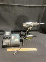 Makita drill 2 batteries/charger