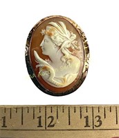 Victorian 10k gold carved shell cameo brooch /