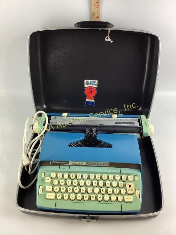 Smith Coronet Automatic 12 Typewriter with case
