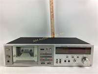 Realistic SCT-32 cassette deck, powers up