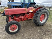 Massy Ferguson Tractor Wide Front with 3pt and PTO