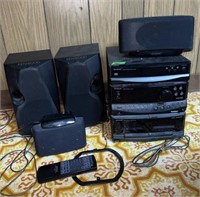 Kenwood stereo with remote & speakers- tested