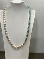 PEARL & BEADED NECKLACE