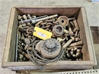 EARLY WOOD BOX/CHAIN/NUTS-BOLTS