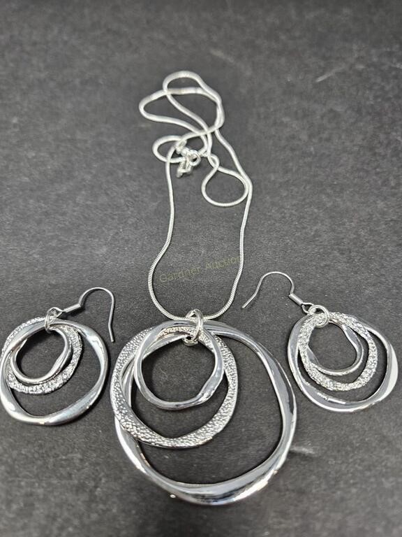 .925 STAMPED FASHION INFINITY HOOP NECKLACE &