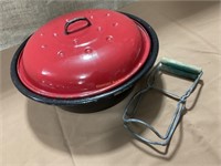 Heavy enamel steel cooker and jar lifter