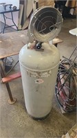 LARGE PROPANE TANK 4' AND HEATER