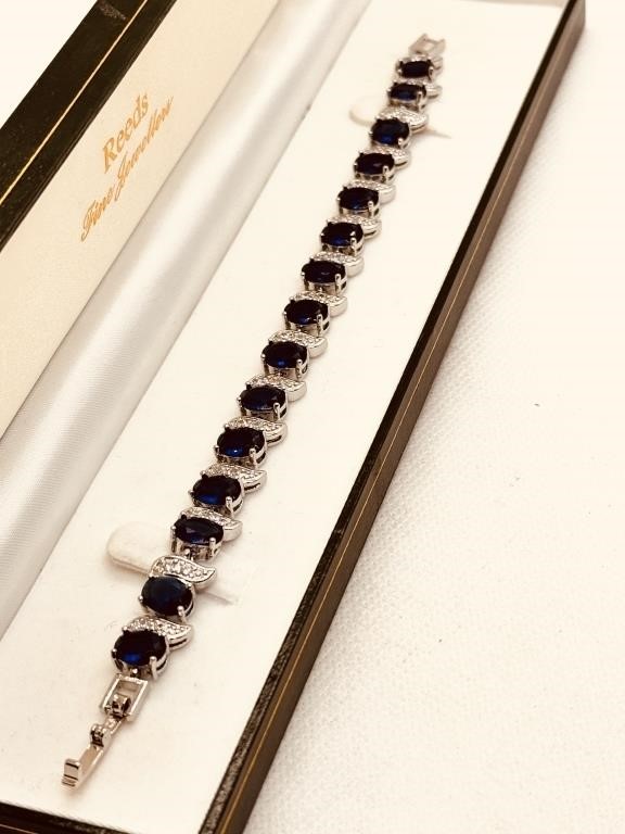 Tennis Bracelet Sapphire Blue 10 cts of stones