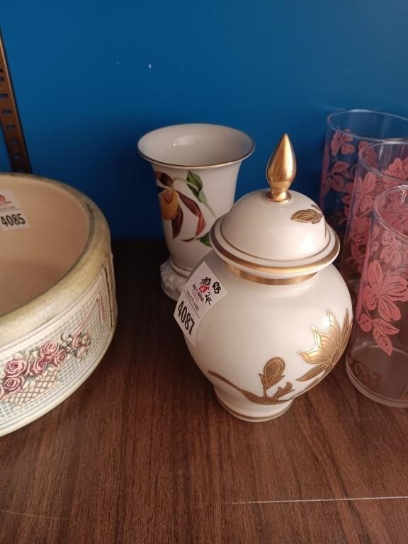 Vase & tea caddy