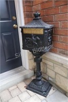 Traditional Style Cast Iron Horse Mail Box