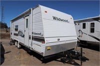 2005 Forest River Wildwood LE 25RKS 26 Ft T/A 4X4T