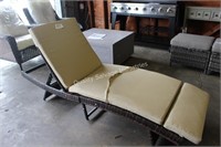 outdoor lounge chair (lobby)