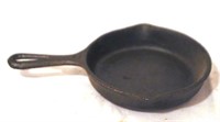 Griswold #0 Cast Iron Frying Pan - 7"