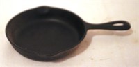 Griswold #0 Cast Iron Pan - 7"