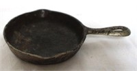 Griswold #0 Cast Iron Frying Pan - 7"