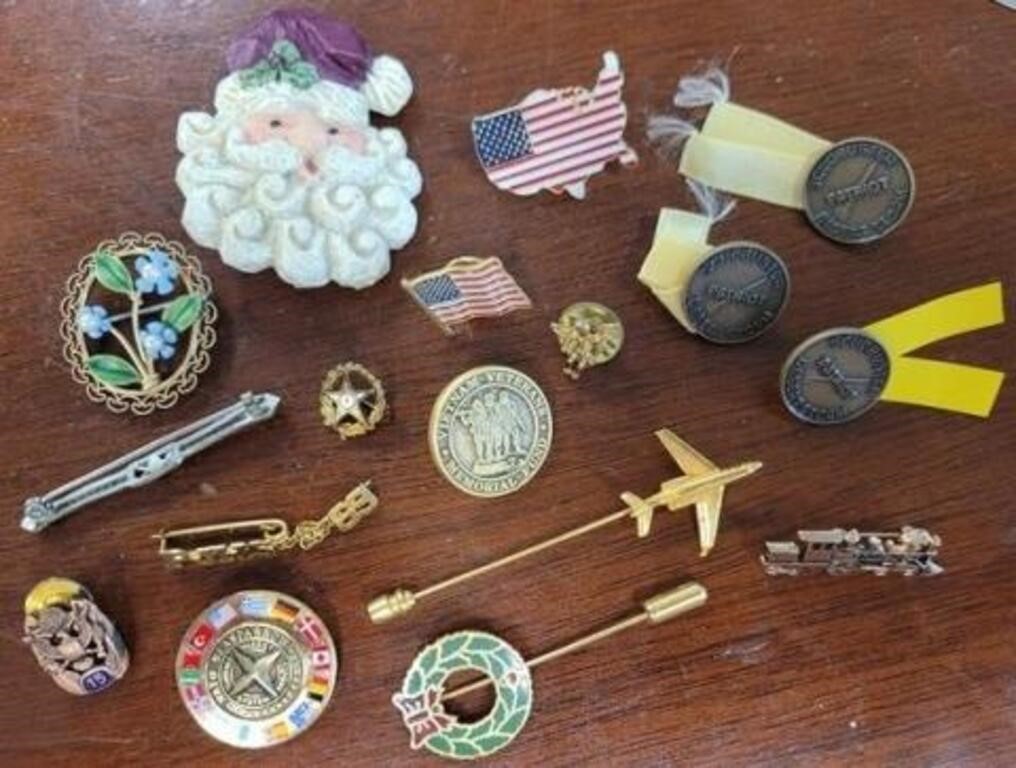 Assorted vintage pins