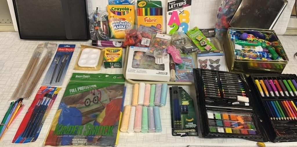 Arts & Crafts: Painting Supplies, Markers,