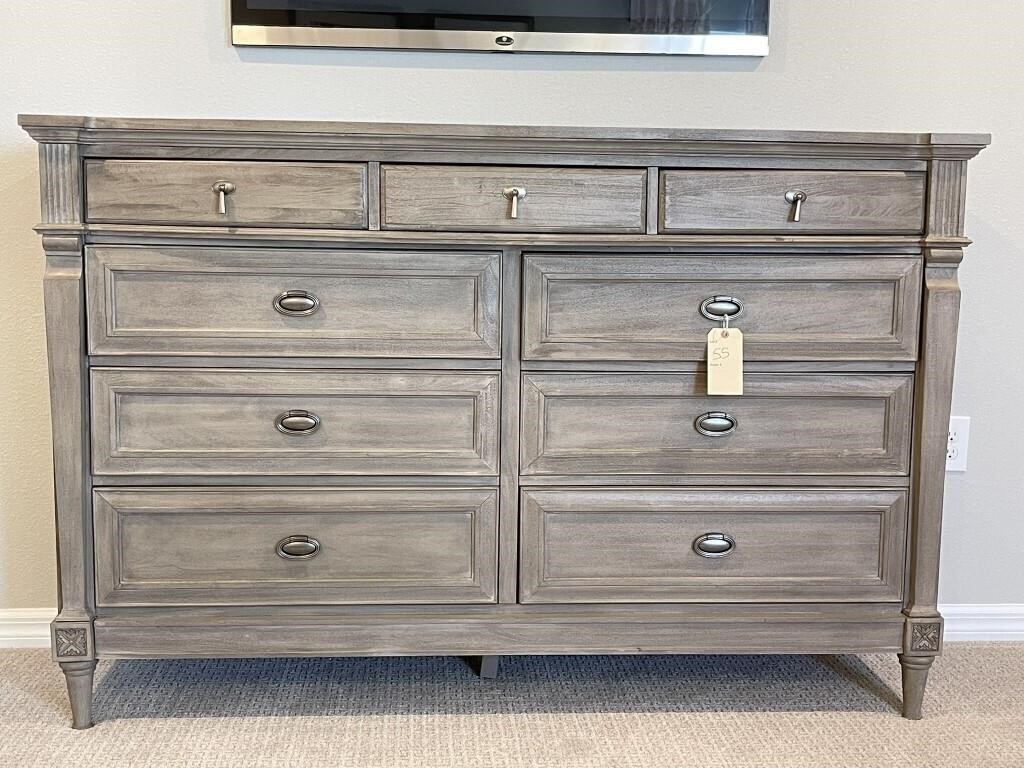 DRESSER