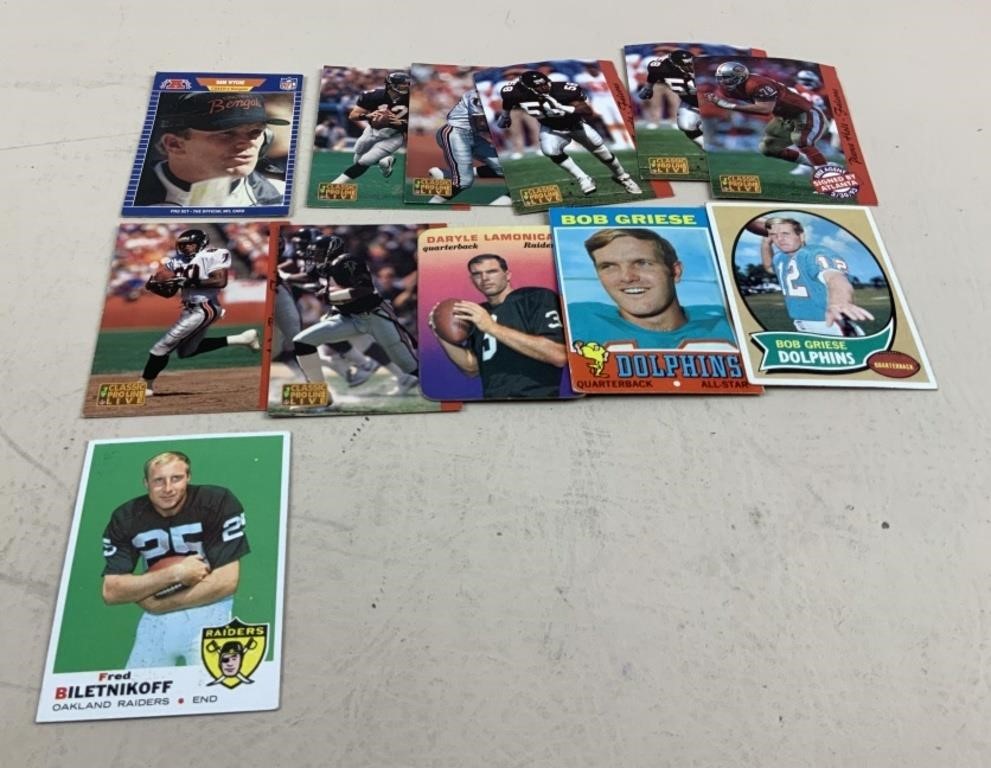 Selection of 12 Football Cards