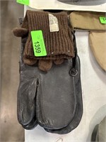 VINTAGE MILITARY ISSUE GLOVES