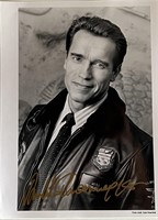 Arnold Schwarzenegger signed photo