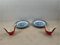 USA pottery and courier and Ives plates