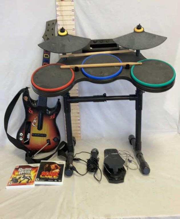 Wii Guitar Hero Discs & Accessories