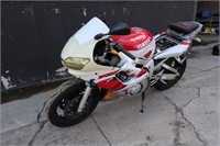 Impound/Parts Only - 2002 Yamaha YZFR6F motorcycle